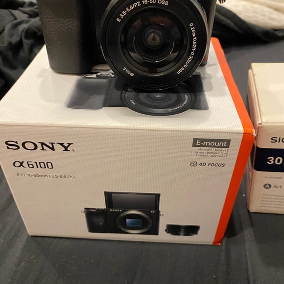 Sony a6100 and lenses - Picture 2 of 7